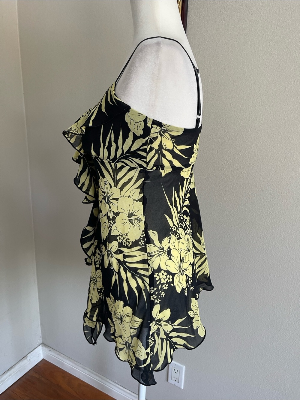 Antthony Black and Yellow Floral Ruffle Cami Top - Picture 6 of 7